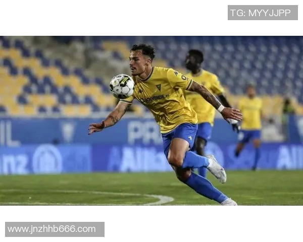 埃斯托里与波尔图激战成败揭晓精彩赛事回顾